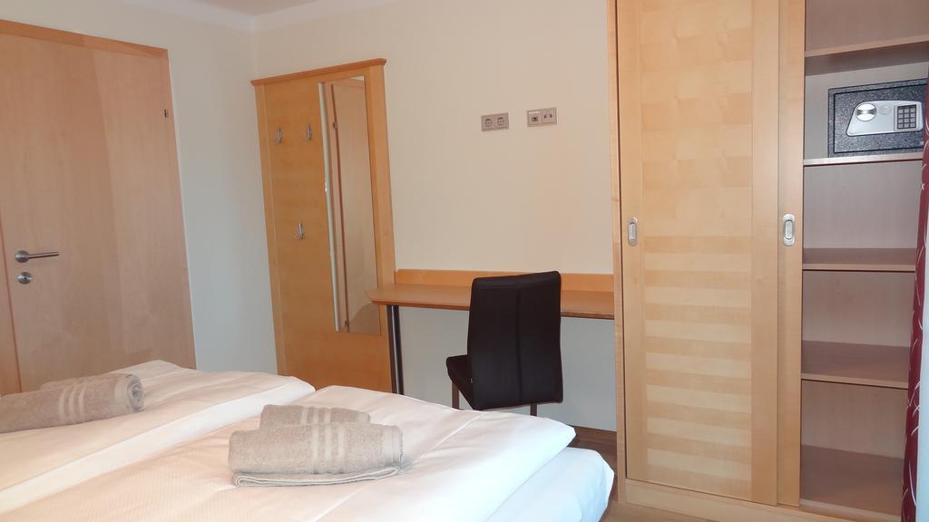 Appartements Gassner บรุค อันแดร์ โกรสส์กลอคเนอร์ชตราสเซอ ภายนอก รูปภาพ